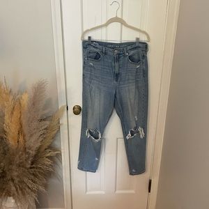 American Eagle Mom Jeans Size 8